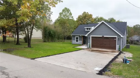 Exterior - 39 Buckingham Dr, Camdenton, MO 65020 photo 3 of 11