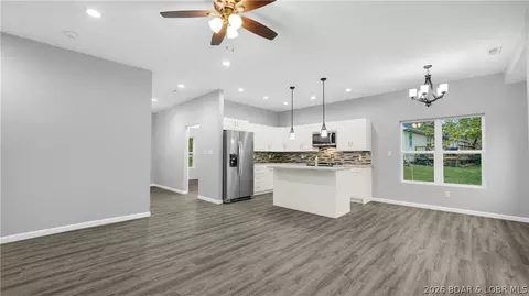 Entry Way - 39 Buckingham Dr, Camdenton, MO 65020 photo 1 of 2