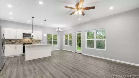 Living - 39 Buckingham Dr, Camdenton, MO 65020 photo 1 of 1