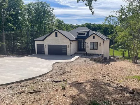 325 Las Campanas Ct, Sunrise Beach, MO 65079