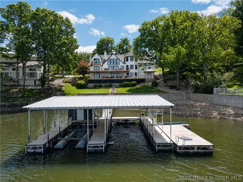 1729 Chimney Pt, Sunrise Beach, MO 65079