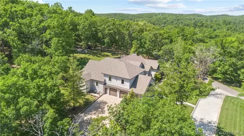 1523 Point Happy Dr, Camdenton, MO 65020