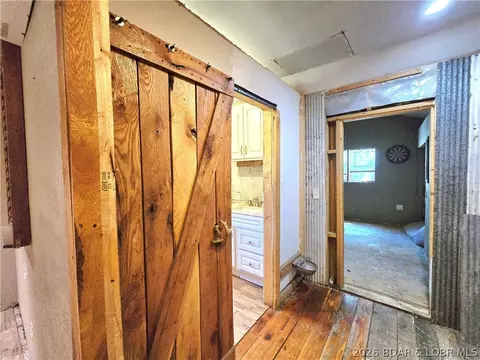 Entry Way - 29945 29978 Skyview Dr, Edwards, MO 65326 photo 3 of 4