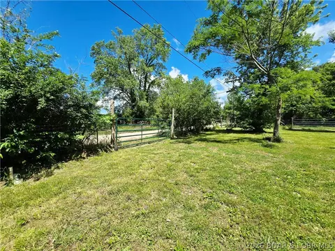 Exterior - 29945 29978 Skyview Dr, Edwards, MO 65326 photo 11 of 24
