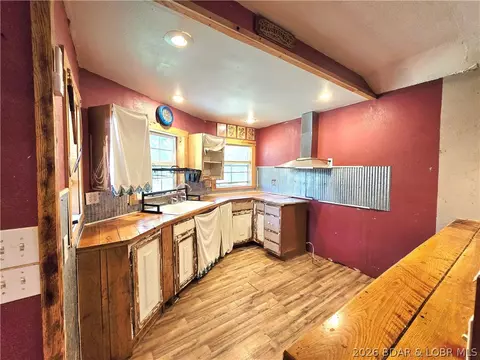 Kitchen - 29945 29978 Skyview Dr, Edwards, MO 65326 photo 1 of 1