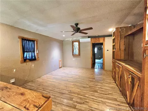 Living - 29945 29978 Skyview Dr, Edwards, MO 65326 photo 2 of 4