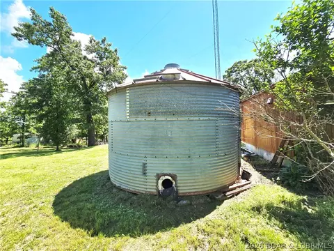 Exterior - 29945 29978 Skyview Dr, Edwards, MO 65326 photo 17 of 24