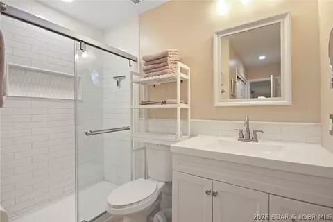 Bath - 2441 Mohawk Ln, Osage Beach, MO 65065 photo 1 of 3