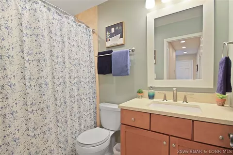 Bath - 2441 Mohawk Ln, Osage Beach, MO 65065 photo 2 of 3