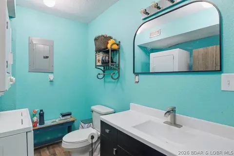 Bath - 6453 N Circle Rd, Stover, MO 65078 photo 1 of 1