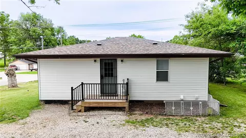 Exterior - 205 E 15th St, Eldon, MO 65026 photo 2 of 6