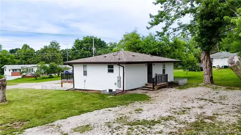 205 E 15th St, Eldon, MO 65026