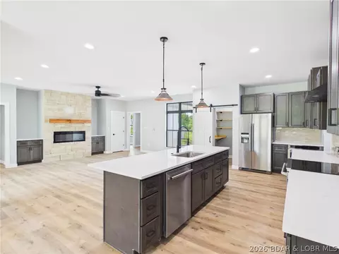 108 Birdie Dr, Gravois Mills, MO 65037