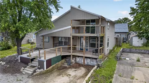 31169 Highline Dr, Warsaw, MO 65355