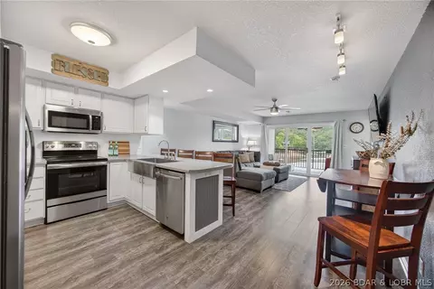 40 Lighthouse Rd #6-205, Lake Ozark, MO 65049