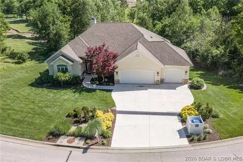 295 Country Club Dr, Lake Ozark, MO 65049