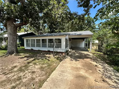 19967 Lakeview Ave, Warsaw, MO 65355