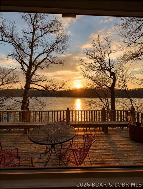 33725 Waterfront Dr, Stover, MO 65078