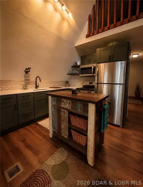 Kitchen - 33725 Waterfront Dr, Stover, MO 65078 photo 3 of 3