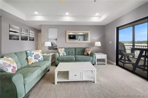 114 Falls Pt #3A, Lake Ozark, MO 65049