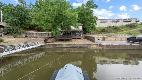 900 Old Toy Ln, Osage Beach, MO 65065