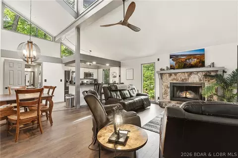 91 Moongate Dr, Osage Beach, MO 65065