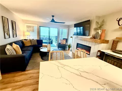 304 Southwood Shores Cir #2D, Lake Ozark, MO 65049