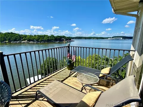 98 Jonathan Dr #4F, Lake Ozark, MO 65049