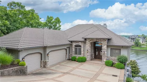 1028 Brookhaven Ln, Sunrise Beach, MO 65079