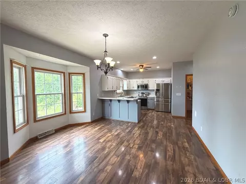 Living - 157 Sawmill Rd, Saint Robert, MO 65584 photo 4 of 6