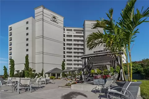 166 Captiva Dr #5G, Sunrise Beach, MO 65079