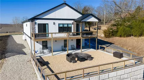 224 Park Place Dr, Kaiser, MO 65047