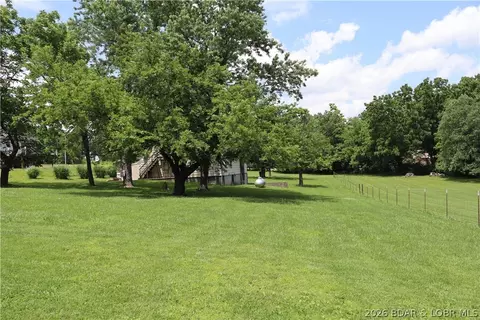 1808 Aurora St S, Eldon, MO 65026