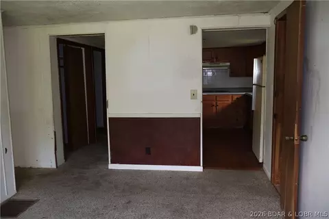 Living - 1808 Aurora St S, Eldon, MO 65026 photo 4 of 5