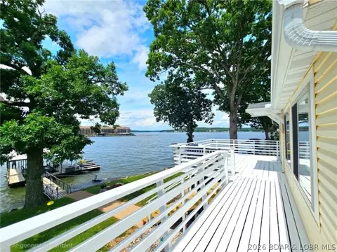 2205 Spring Cove Rd, Sunrise Beach, MO 65079