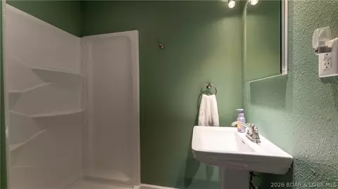 Bath - 61 Woodland Cir, Eldon, MO 65026 photo 1 of 2