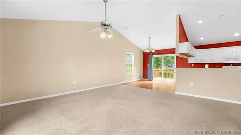Living - 61 Woodland Cir, Eldon, MO 65026 photo 4 of 4