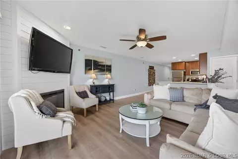 1481 Ledges Dr #211, Osage Beach, MO 65065