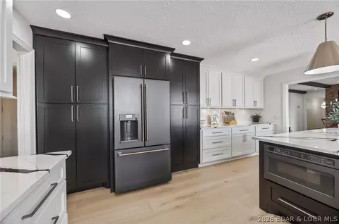 Kitchen - 5413 Leaf Ct, Osage Beach, MO 65065 photo 5 of 7