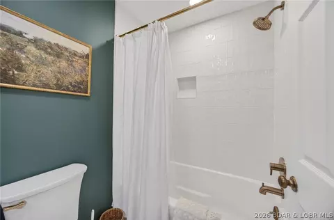 Bath - 5413 Leaf Ct, Osage Beach, MO 65065 photo 3 of 10