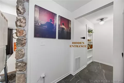 Entry Way - 5413 Leaf Ct, Osage Beach, MO 65065 photo 7 of 8