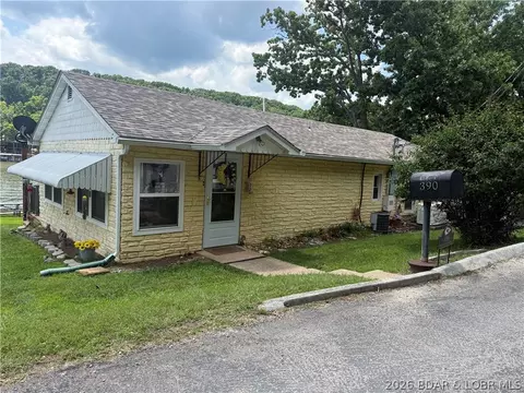 390 Staley Hollow Dr, Sunrise Beach, MO 65079