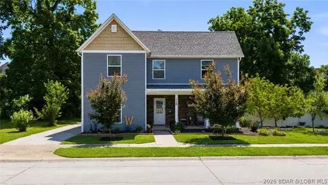 110 N Oak St, Eldon, MO 65026
