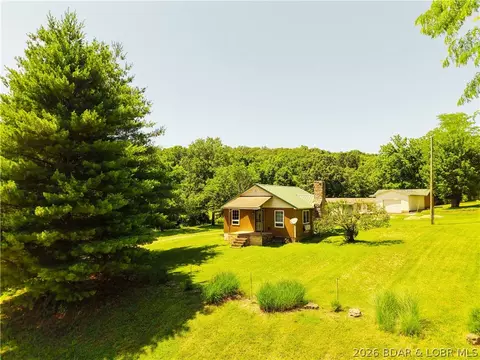 33092 Lake Trail Rd, Gravois Mills, MO 65037