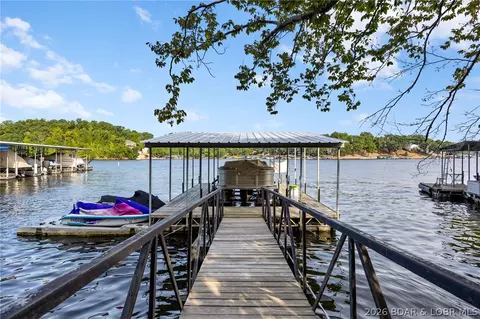 21 Jonathan Ct, Lake Ozark, MO 65049