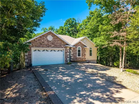 1659 Country Club Dr, Lake Ozark, MO 65049
