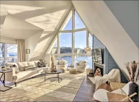 507 Highline Rd, Lake Ozark, MO 65049