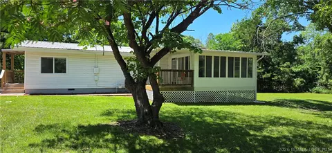 28660 Crestline Rd, Gravois Mills, MO 65037