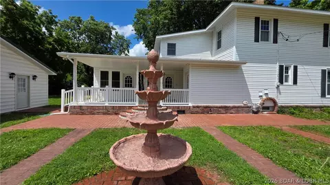 Exterior - 501 N Monroe, Versailles, MO 65084 photo 1 of 8