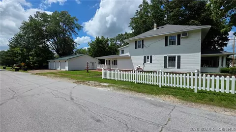 Exterior - 501 N Monroe, Versailles, MO 65084 photo 7 of 8